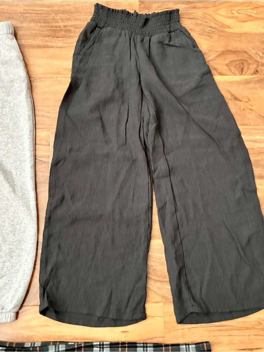 Girls Pants Bundle Lot Of 4 Size Medium 8 H&M And Mad Dog PJs Mixed Styles